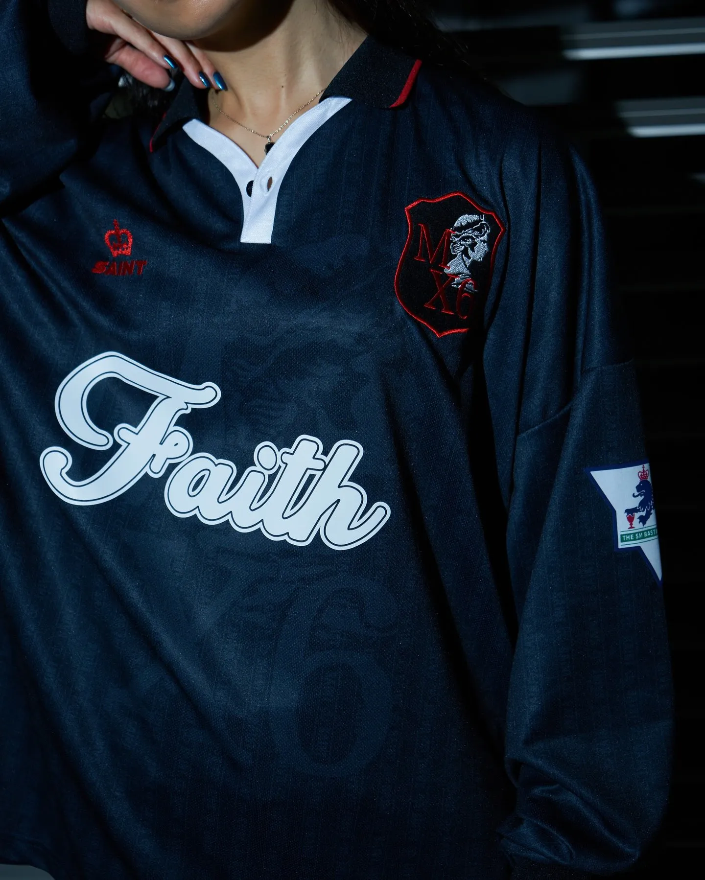 SAINT M×××××× SOCCER SHIRT 'FAITH'/BLK FAITH Football Long Sleeve Black S-XL This design has a lot of craftsmanship Digital fabric printing/front positioning printing laser cutting Offset printing + flocking printing + embossing Imported Behringer machine embroidery Flat machine collar + cuffs Genuine consistent main mark/wash mark/cherub mark